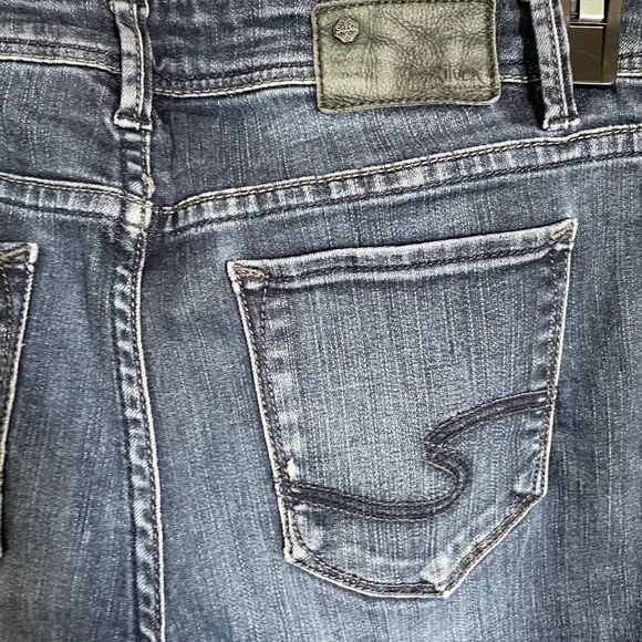 Silver Jeans - 4 Petite, 28W 29L - Picture 3 of 5